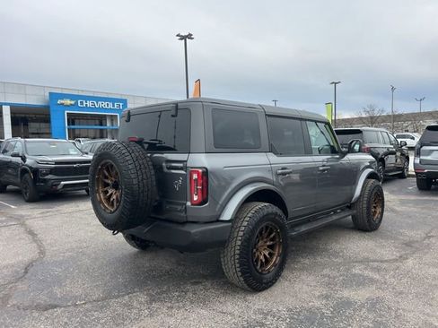 Used 2024 Ford Bronco Outer Banks image 3