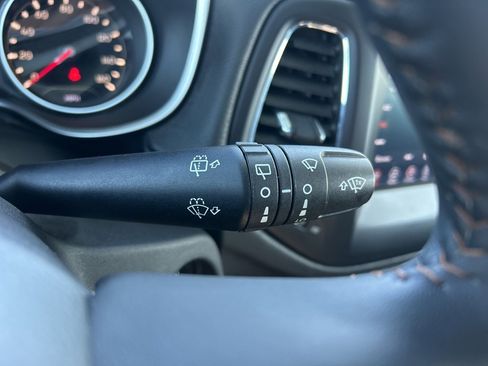 Used 2018 Jeep Compass Latitude w/ Popular Equipment Group image 22