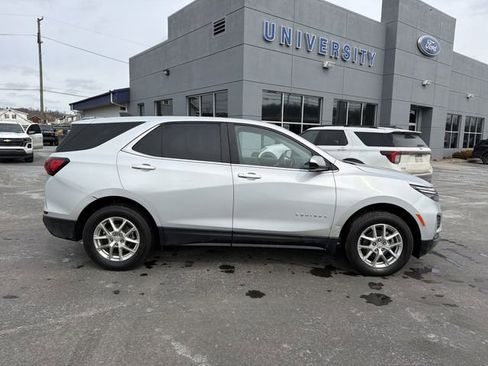 Used 2022 Chevrolet Equinox LT AWD/4WD image 2