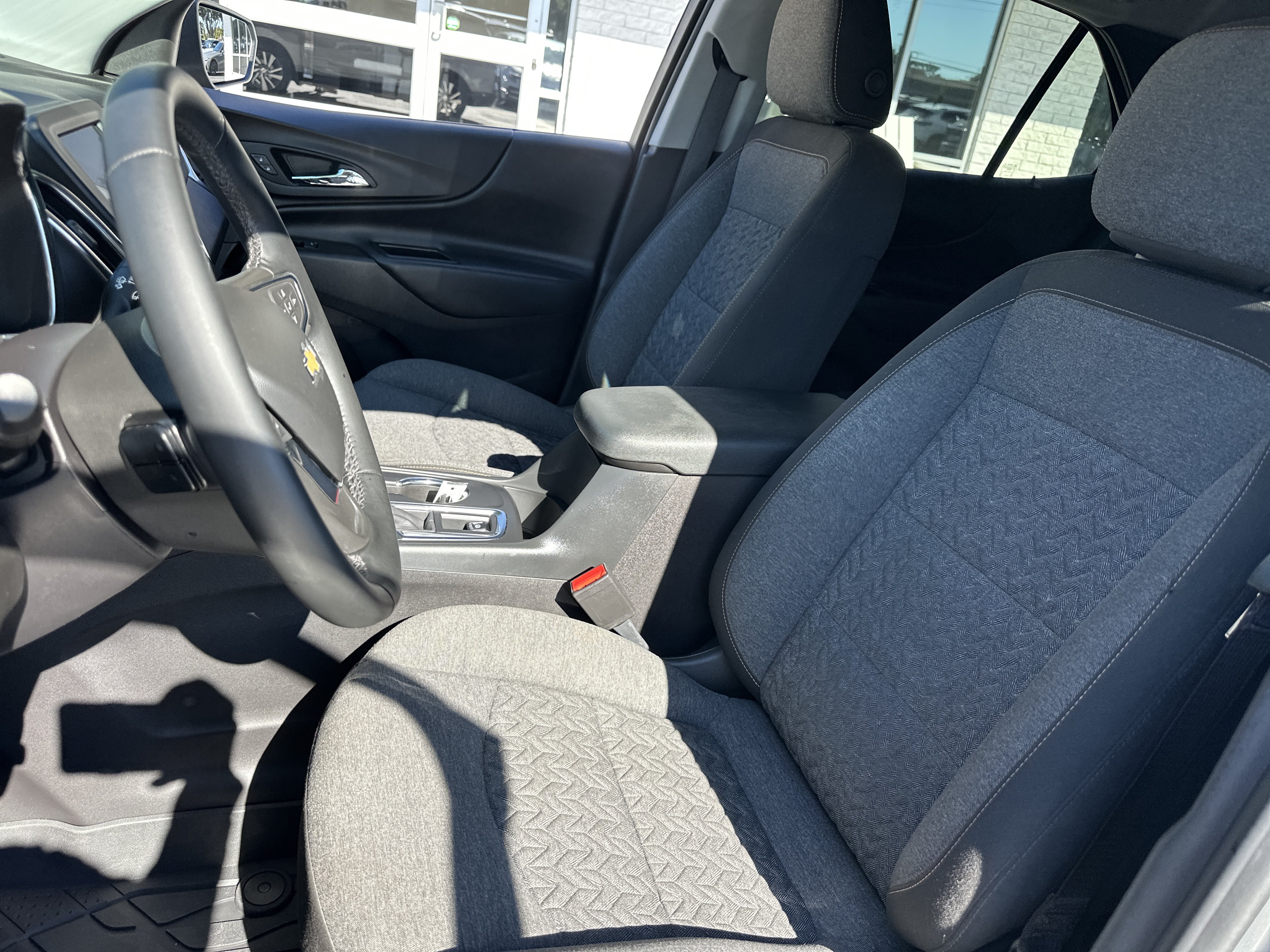 Used 2024 Chevrolet Equinox LT w/ LPO, Floor Liner Package FWD image 11