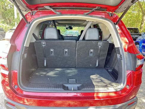 Certified 2024 Honda Pilot Touring image 9