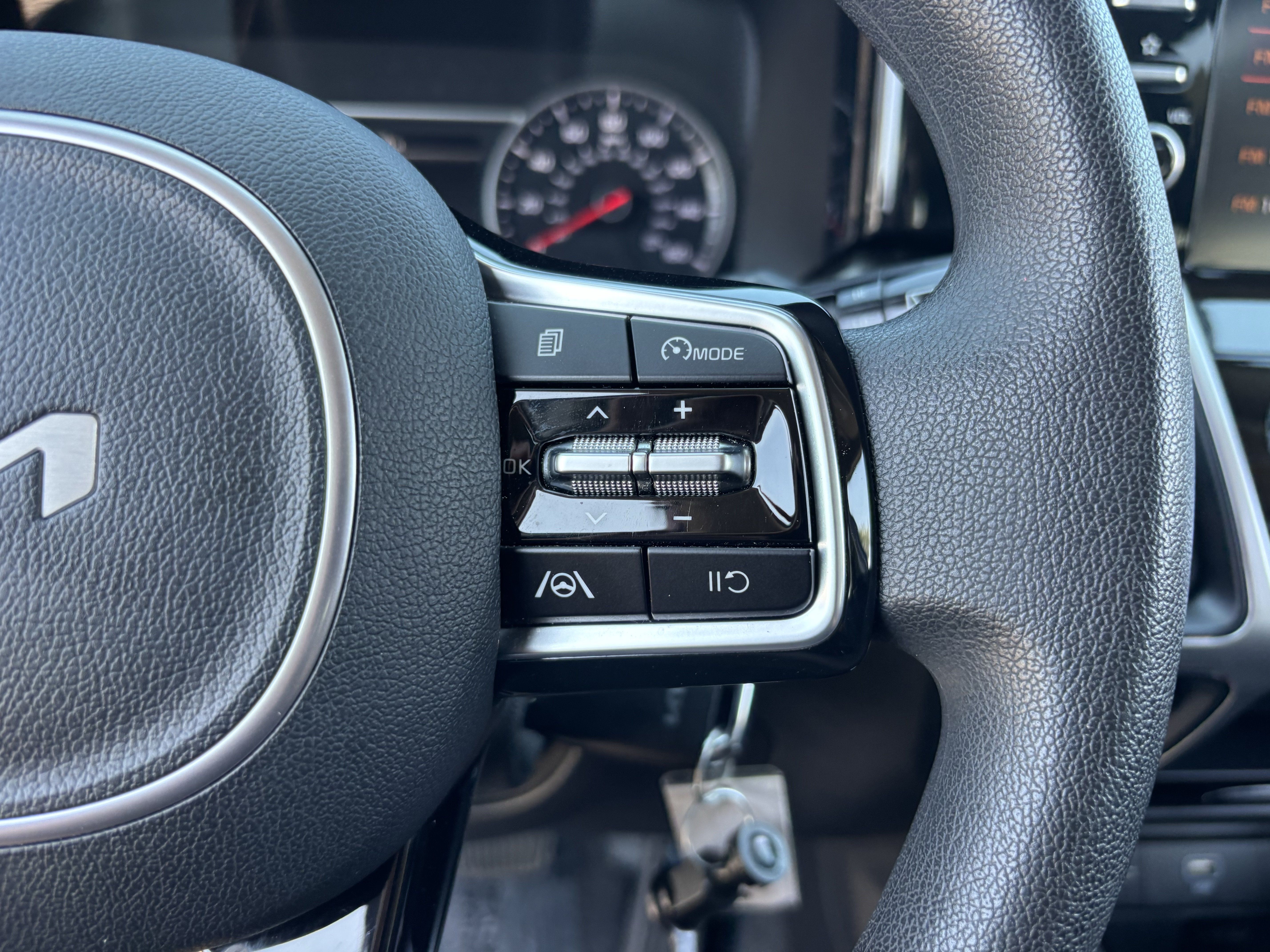 Certified 2022 Kia Sorento LX FWD image 26