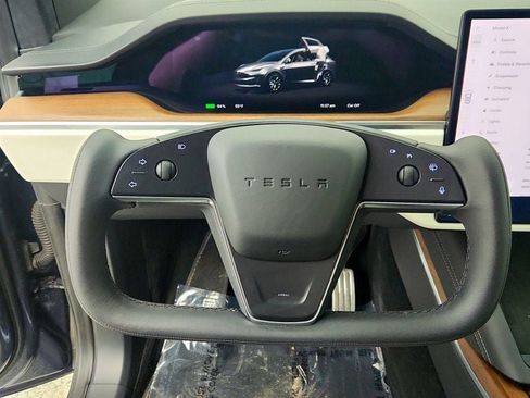 Used 2023 Tesla Model X AWD/4WD image 13
