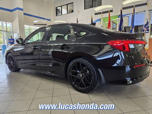 Used 2023 Honda Civic Sport image 4
