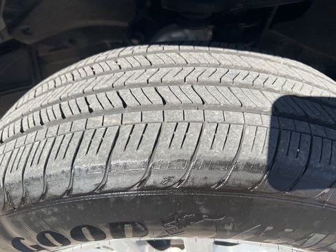 Used 2025 Toyota Tacoma SR5 image 37