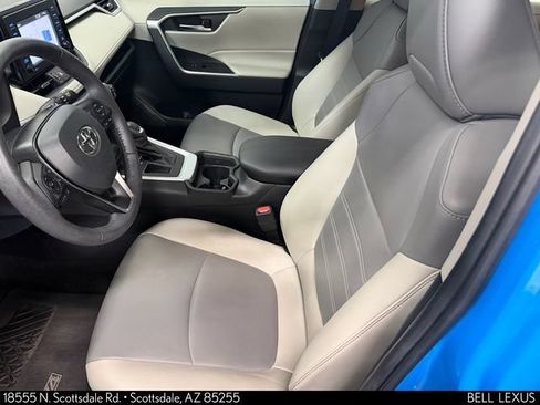 Used 2021 Toyota RAV4 XLE Premium FWD image 15