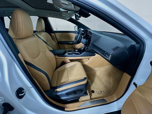 Used 2023 Lexus RZ 450e Premium w/ Technology Package image 34