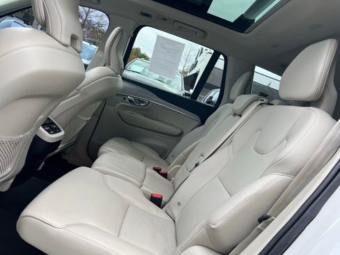 Used 2022 Volvo XC90 T5 Momentum image 43