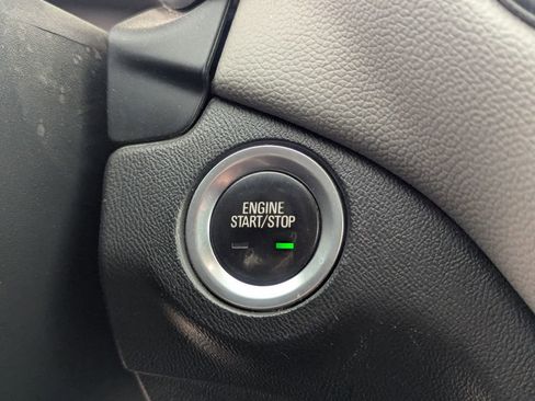 Used 2020 Chevrolet Equinox LT image 16