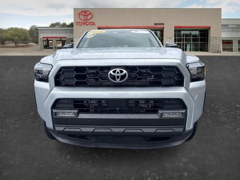 Certified 2026 Toyota 4Runner TRD Off-Road Premium AWD/4WD image 2