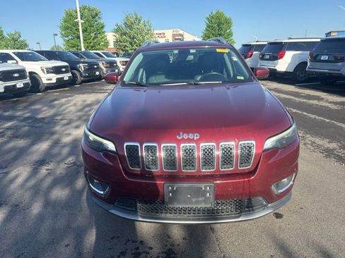 Used 2019 Jeep Cherokee Limited AWD/4WD image 2