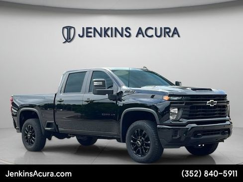 Used 2025 Chevrolet Silverado 2500 Custom w/ Custom Value Package AWD/4WD image 1