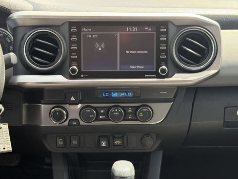 Used 2022 Toyota Tacoma SR5 w/ Technology Package AWD/4WD image 18