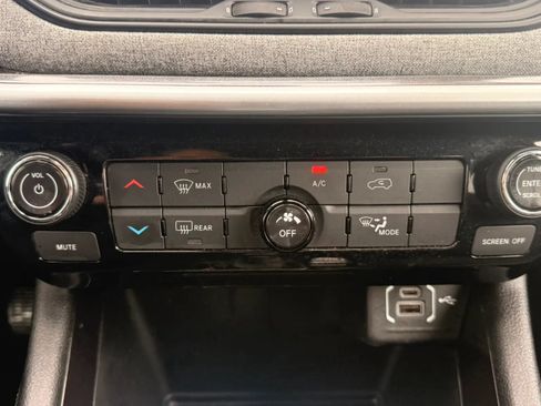 Used 2024 Jeep Compass Latitude AWD/4WD image 24