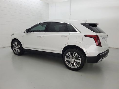 Used 2022 Cadillac XT5 Premium Luxury w/ Technology Package image 7