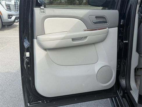 Used 2013 GMC Yukon XL SLT image 32