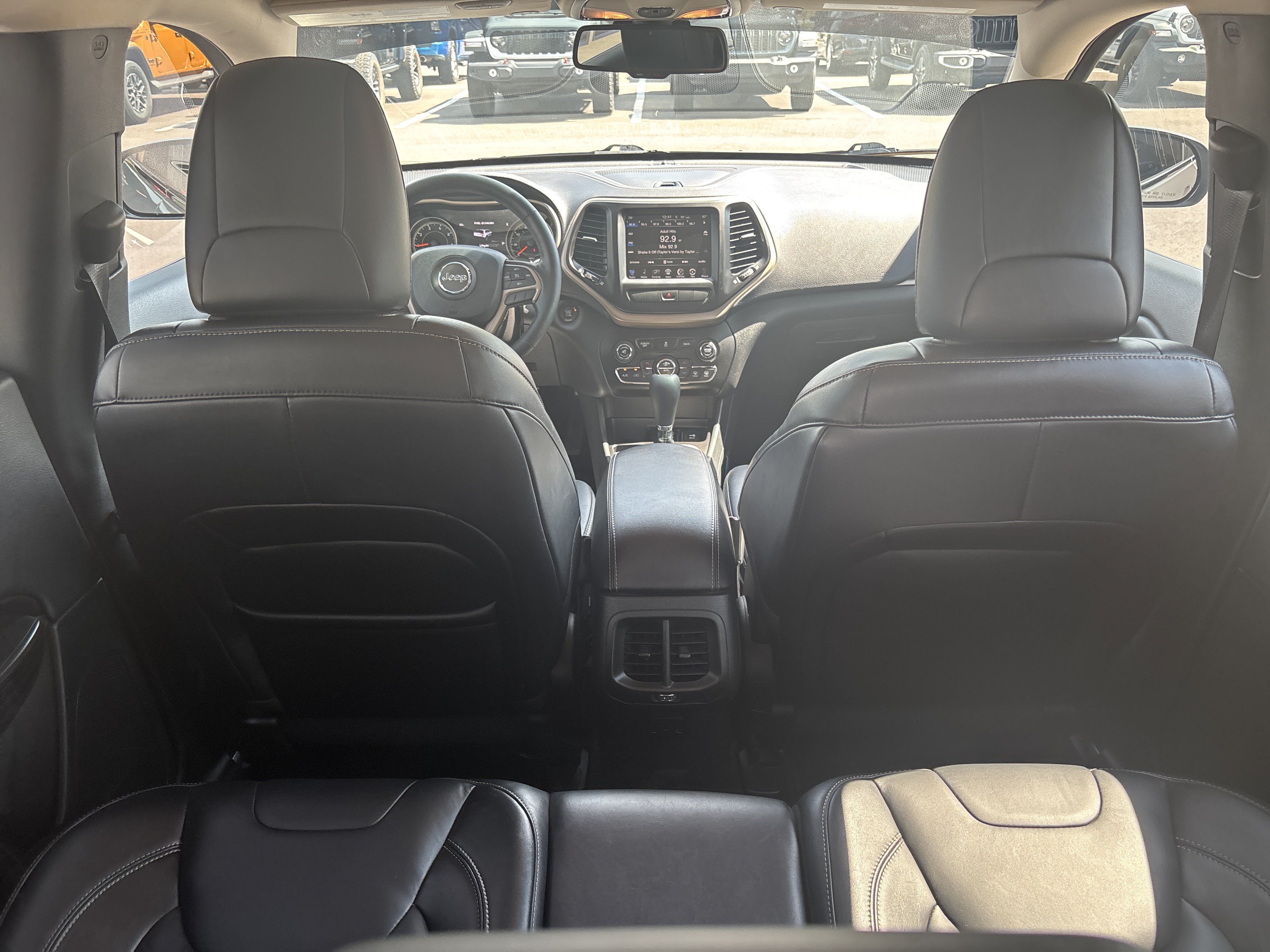 Used 2015 Jeep Cherokee Limited FWD image 38