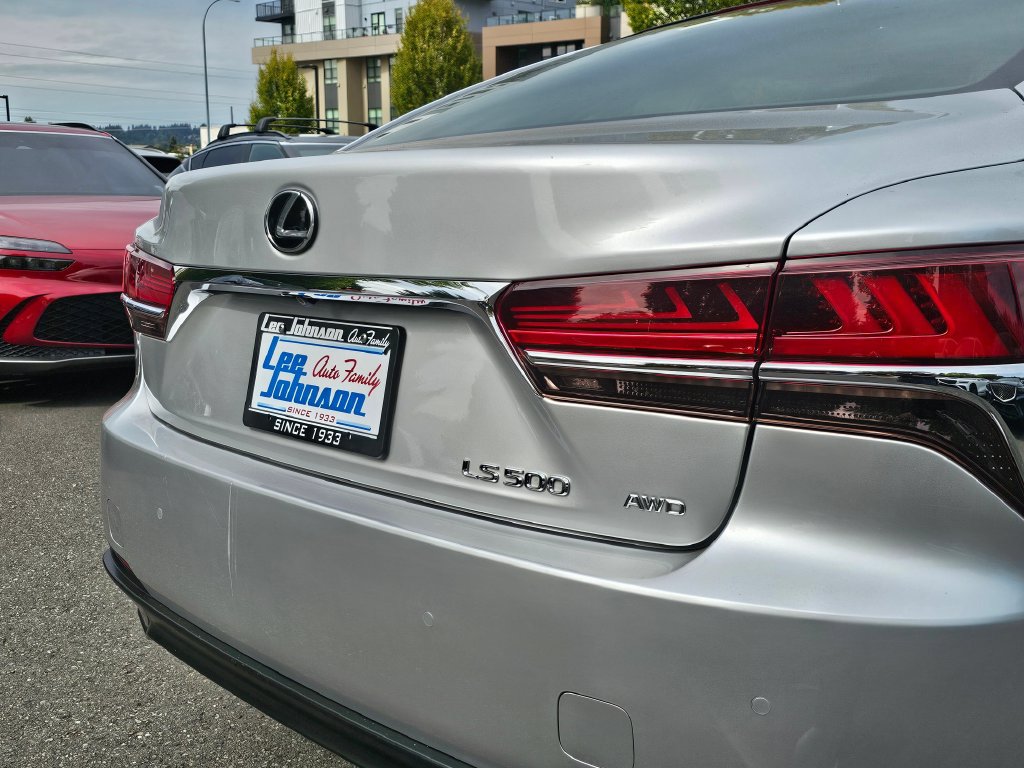 Used 2018 Lexus LS 500 AWD w/ Interior Upgrade Package image 26