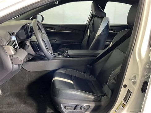Used 2025 Toyota Camry SE w/ Multimedia Upgrade Package FWD image 31