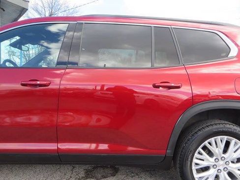 Used 2024 GMC Acadia Elevation image 31