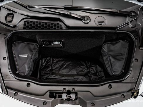 Used 2022 Lamborghini Huracan EVO image 6