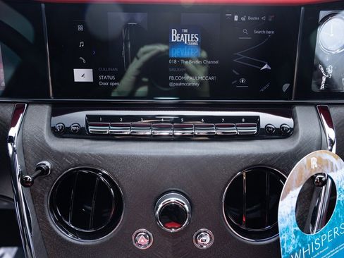 New 2025 Rolls-Royce Cullinan image 34