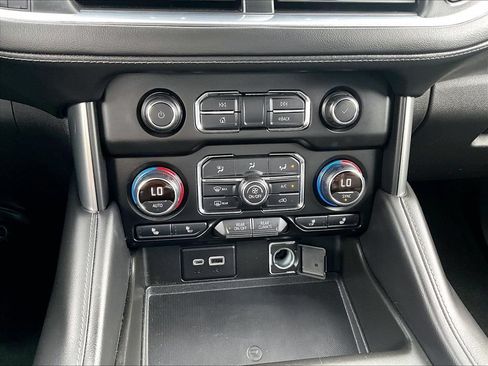 Used 2021 Chevrolet Tahoe Z71 w/ Z71 Signature Package AWD/4WD image 27