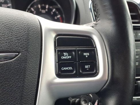 Used 2011 Chrysler 200 Touring image 26