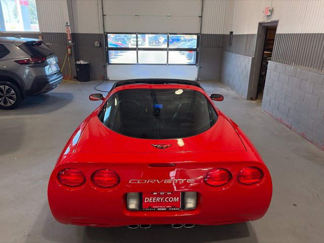 Used 2004 Chevrolet Corvette Coupe RWD image 31