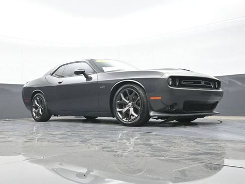 Used 2019 Dodge Challenger R/T RWD image 46