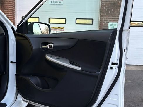 Used 2010 Toyota Corolla S image 10