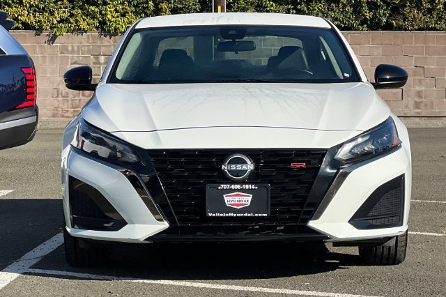 Used 2025 Nissan Altima 2.5 SR FWD image 11