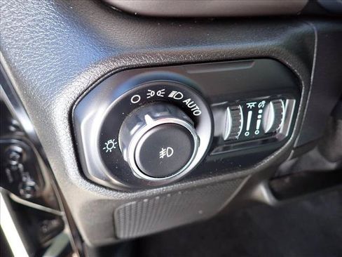 Used 2018 Jeep Wrangler Unlimited Sport S AWD/4WD image 12