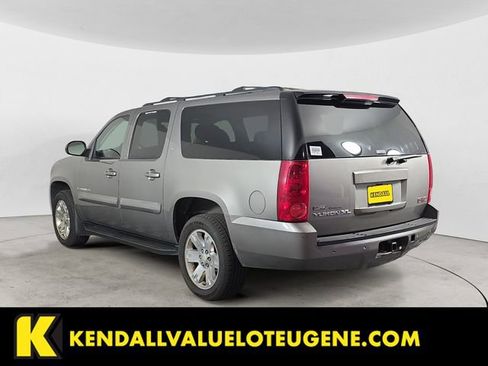 Used 2008 GMC Yukon XL SLT image 3