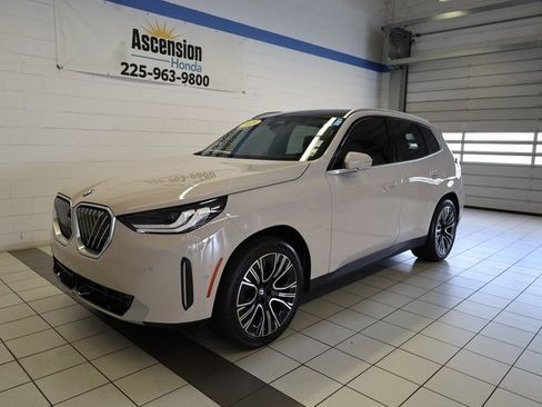 Used 2025 BMW X3 xDrive30i w/ Premium Package image 2
