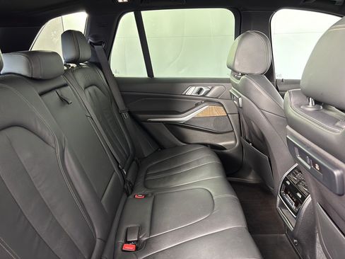 Used 2019 BMW X5 xDrive40i w/ Premium Package AWD/4WD image 29