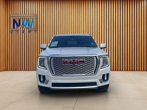 Used 2024 GMC Yukon XL Denali Ultimate AWD/4WD image 2