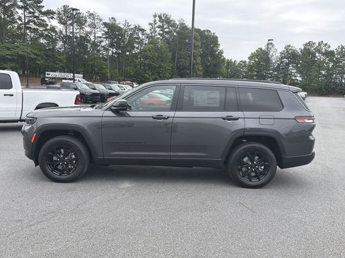 New 2026 Jeep Grand Cherokee L 2WD image 4