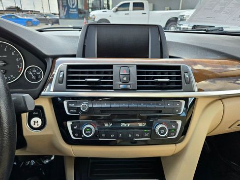 Used 2018 BMW 320i Sedan w/ Convenience Package image 27