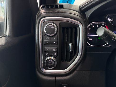 Used 2022 GMC Sierra 2500 AT4 image 26