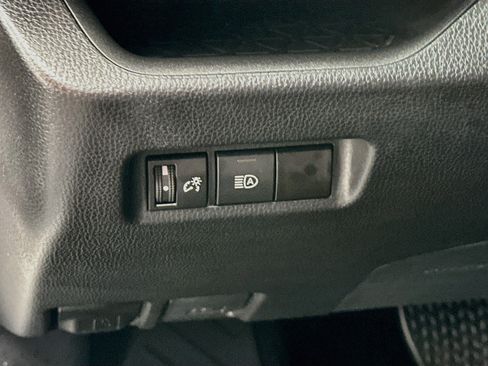 Used 2025 Toyota RAV4 LE AWD/4WD image 17