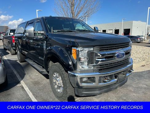 Used 2017 Ford F250 XLT w/ XLT Premium Package image 2
