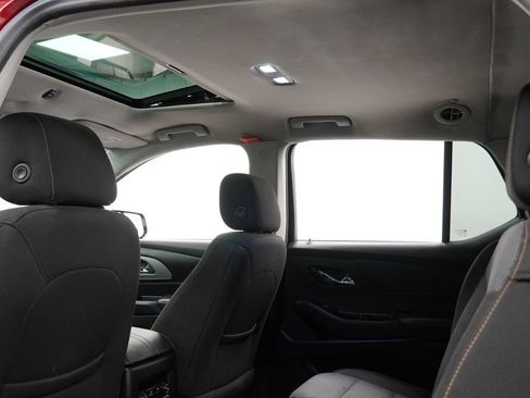 Used 2018 Chevrolet Traverse LT FWD image 14