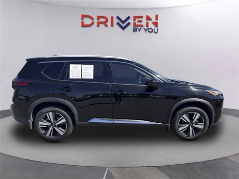 Used 2023 Nissan Rogue SL w/ SL Premium Package FWD image 3