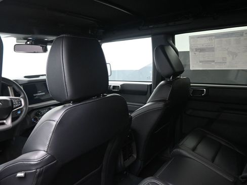 New 2025 Ford Bronco Outer Banks image 7