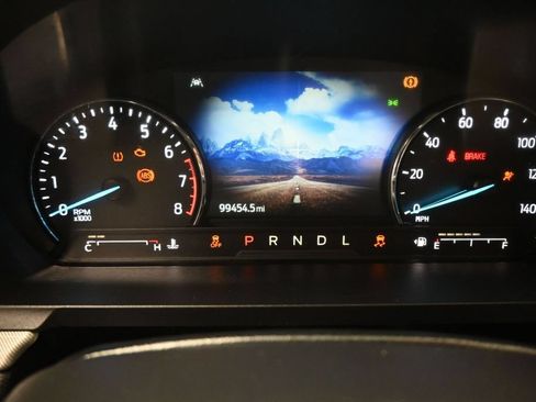 Used 2023 Ford Explorer XLT w/ Equipment Group 202A RWD image 6