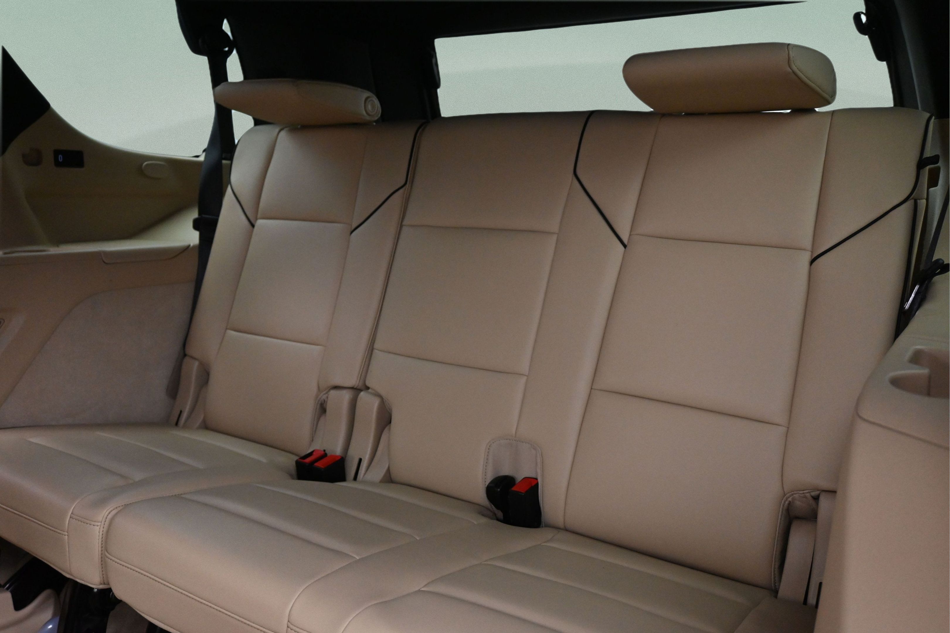 Used 2023 Cadillac Escalade Premium Luxury AWD/4WD image 25