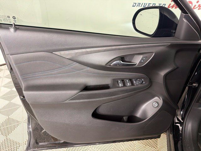 Used 2024 Buick Envista Sport Touring w/ Convenience I Package FWD image 23
