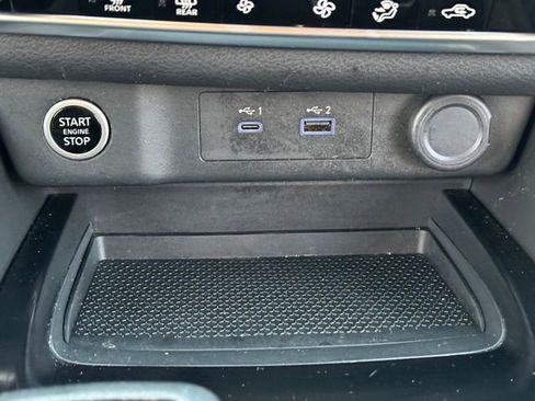 Used 2023 Nissan Rogue SV image 33