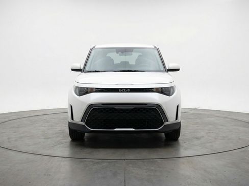 Used 2025 Kia Soul LX w/ LX Technology Package FWD image 2